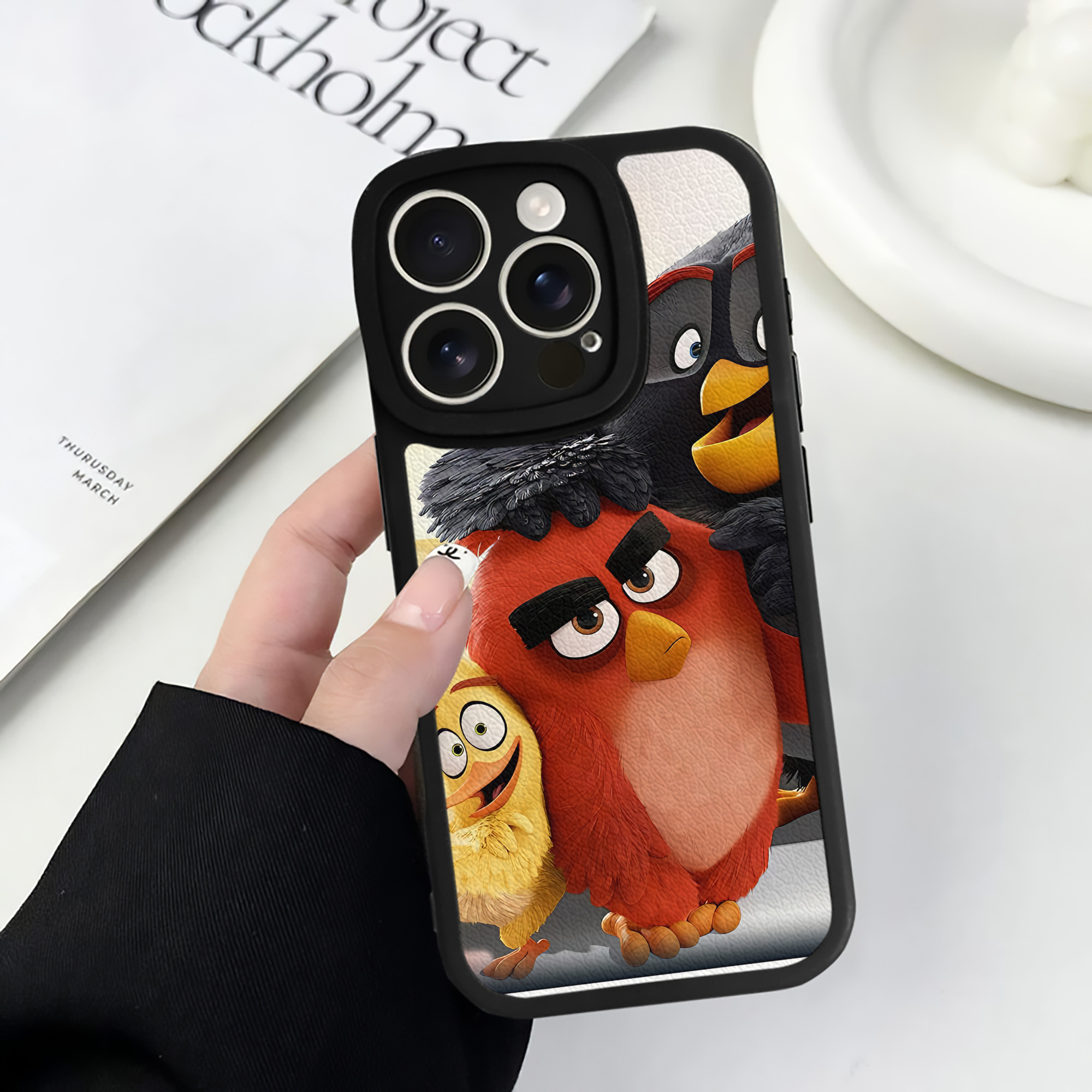 （画像用） Angry Birds アングリーバード 【iPhone 16シリーズ対応】シリコンスマホケース（レザー調） 材質：シリコン